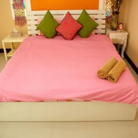 Baan Im Em Hotel Pattaya Bagian luar foto