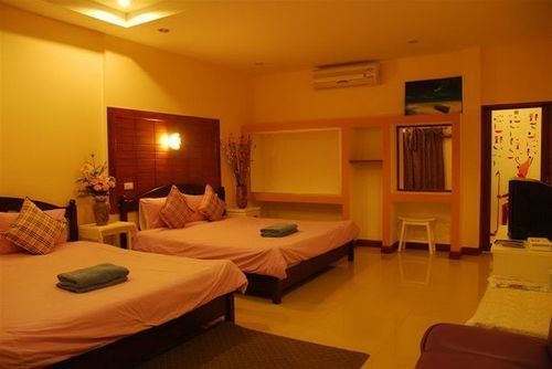 Baan Im Em Hotel Pattaya Bagian luar foto