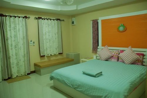 Baan Im Em Hotel Pattaya Bagian luar foto