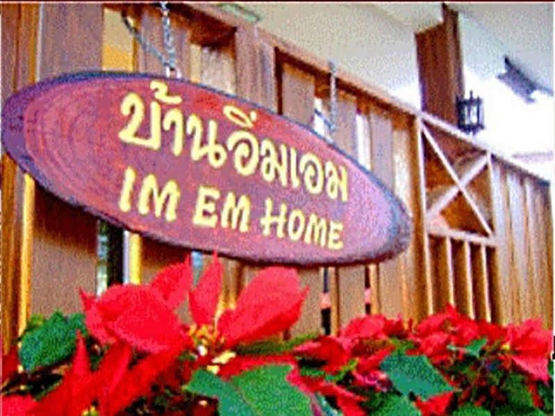 Baan Im Em Hotel Pattaya Bagian luar foto