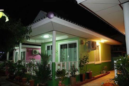 Baan Im Em Hotel Pattaya Bagian luar foto
